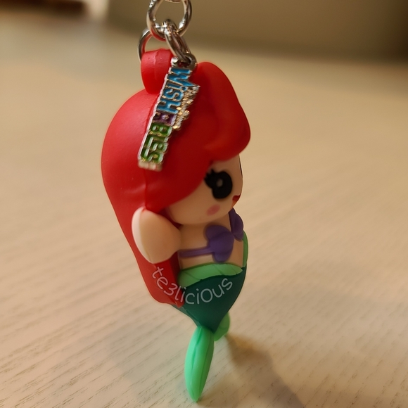 DISNEY PARKS WISHABLES ARIEL KEYCHAIN - Picture 4 of 7